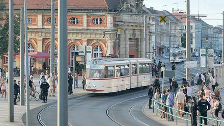 Beim OSZE-Treffen am 1. September in Potsdam machte die internationale Polit-Prominenz auch eine Straßenbahnfahrt zum Hafen.