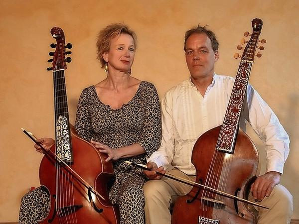 Die Potsdamer Gambenspielerin Christiane Gerhardt, hier mit Kollege Tilman Muthesius, muss sich Vorwürfe anhören, weil sie keine Konzerte mehr gibt.
