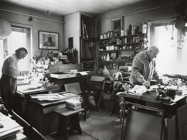 Suse Ahlgrimm zusammen mit ihrem Mann Hubert Globisch im Atelier.