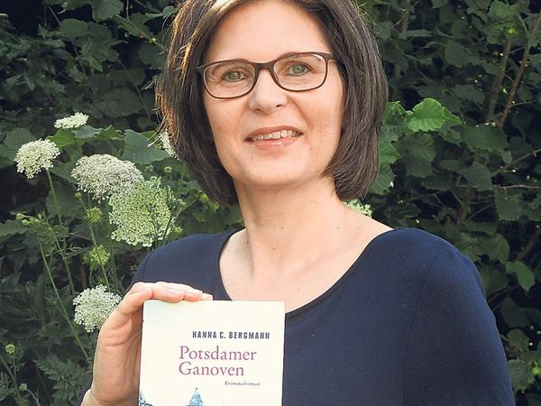 2019 veröffentlichte Karin Joachim unter Pseudonym den historischen Krimi „Potsdamer Ganoven“.