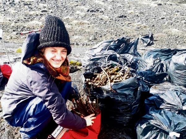 Mit ihren Pflanzaktionen wollen die 26-jährige Ronja König und ihre Mitstreiter dem Klimawandel etwas entgegensetzen.