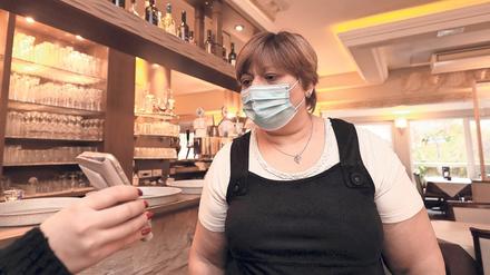 Im griechischen Restaurant Paros in Babelsberg wird der Impf- oder Genesenenstatus sorgfältig kontrolliert. 