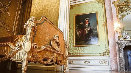 Im „kleinen Schlafzimmer“ des Neuen Palais beliebten Kaiser Friedrich III. und Kaiser Wilhelm II. mittags zu ruhen. 