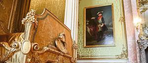 Im „kleinen Schlafzimmer“ des Neuen Palais beliebten Kaiser Friedrich III. und Kaiser Wilhelm II. mittags zu ruhen. 