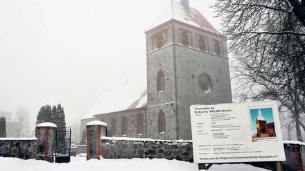 Im Wiederaufbau. Seit 2001 kümmert sich der Förderverein Kirche Wesendahl und die evangelische Kirchengemeinde Altlandsberg um die 1946 zerstörte Kirche.