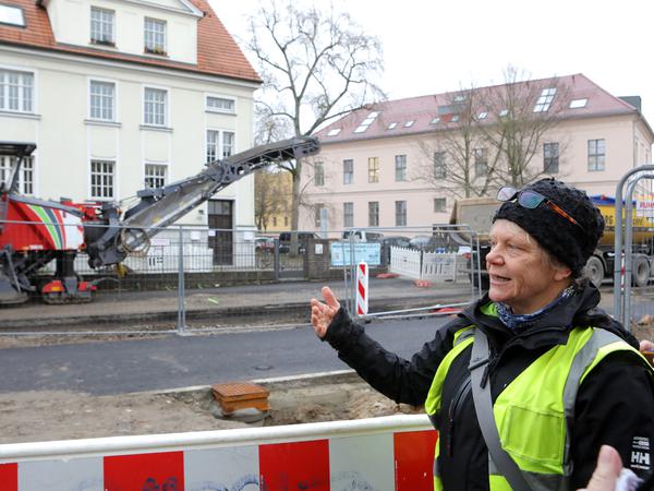 Bauleiterin Suzanne Kluge weiß alles über den Straßenbau in der Behlertstraße