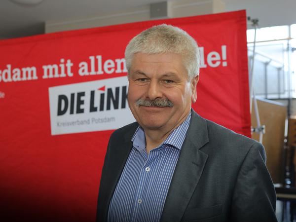 Potsdams Linke-Fraktionschef Hans-Jürgen Scharfenberg zeigt sich kompromissfähig in der Frage um den Erhalt des Staudenhof-Wohnblocks.
