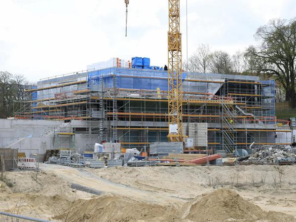 Die Sanierungsarbeiten am Minsk haben im Januar 2020 begonnen. 