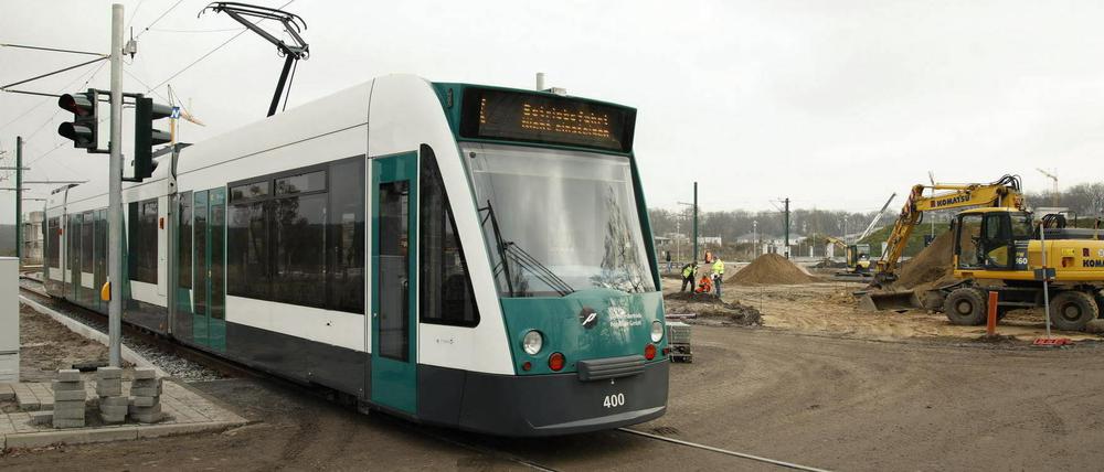 Für den Ausbau der Tramstrecke nach Krampnitz rechnet die Stadt Potsdam mit 300 Millionen Euro.