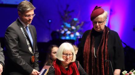 Beim Neujahrsempfang im Vorjahr trug sich die Grünen-Stadtverordnete Saskia Hüneke ins Goldene Buch der Stadt ein.