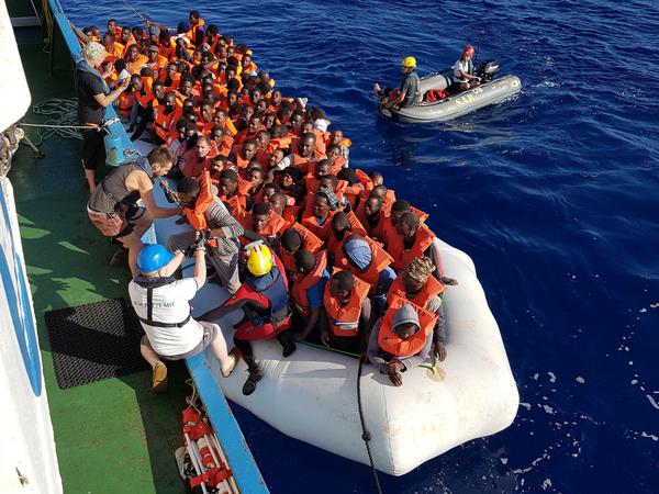 Geholfen. Die „Iuventa“-Crew rettete tausende Menschen im Mittelmeer.