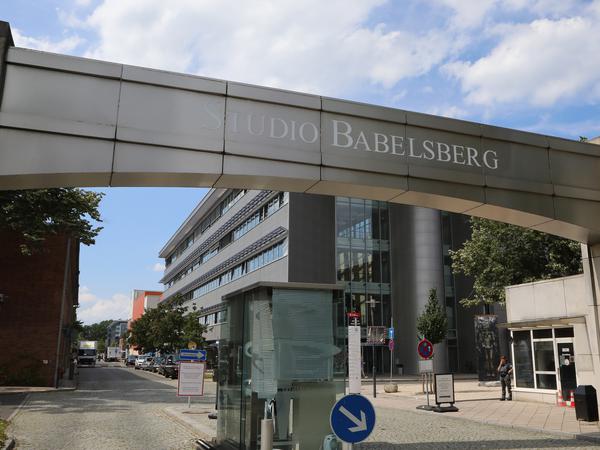 Haupteingang zum Gelände des Studios Babelsberg.