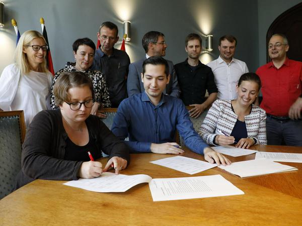 Die Rathauskooperation unterzeichnet im September 2019 die Koalitionsvereinbarung. 
