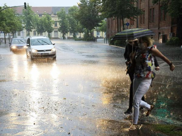 In Potsdam dürfte es neben Hitze und Trockenheit in Zukunft häufiger Starkregen geben (Archivfoto).