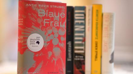 Das Buch "Blaue Frau" ist der beste deutschsprachige Roman des Jahres.
