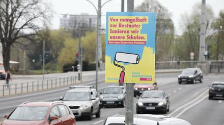 Potsdamer Jugendliche versuchten, Wahlplakate der FDP und von "Die Andere" anzuzünden.