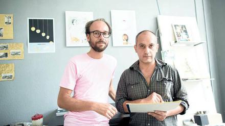 Mario Münster (links) und Ziad Adwan, die Macher des Flüchtlingsmagazins "A Syrious Look".