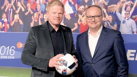 Mit ähnlichem Humor. Seit 2008 erklären Oliver Kahn (links) und Oliver Welke dem Zuschauer im ZDF, warum ein Fußballspiel gut oder schlecht ist.