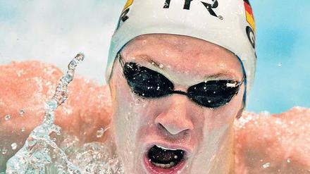 Vielseitig durch das Wasser. In allen Schwimmdisziplinen hält Johannes Hintze Deutsche Altersklassenrekorde, von den Sprintstrecken bis in den Ausdauerbereich.