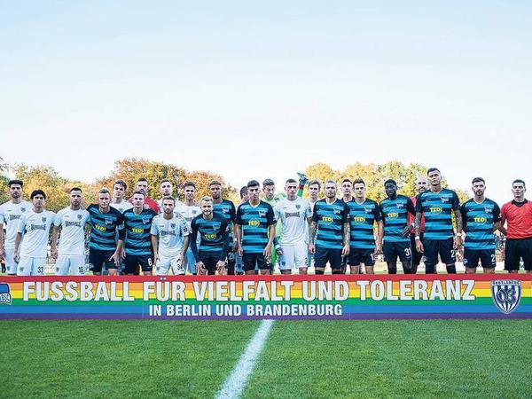 Vor dem Spiel gab es eine gemeinsame Aktion des Bundes- und des Regionalligisten für mehr Toleranz im Fußball in Berlin und Brandenburg.