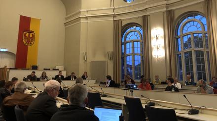 Fünf Stunden tagte der Finanzausschuss der Stadtverordneten im Plenarsaal des Rathauses.