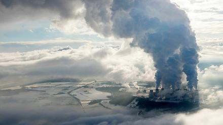Eine CO2-Steuer würde nur die belasten, die viel Co2 in die Atmosphäre pusten - zum Beispiel Kohlekraftwerke wie hier in Jänschwalde.