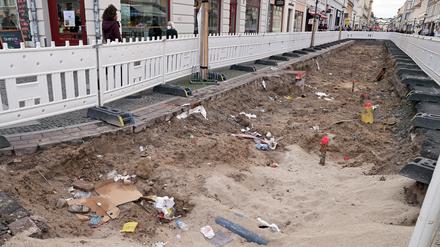 Mit viel Müll: So sah die Baustelle in der Brandenburger Straße am Donnerstagnachmittag aus. 