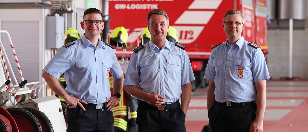 Trio: Feuerwehr-Chef Ralf Krawinkel (M.) mit seinen beiden neuen Stellvertretern Henning Hagen und Andreas Tausche. 