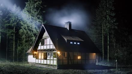 Honeckers Jagdhütte. Unter dem Titel „Wildfang“ 2016 aufgenommen von Andreas Mühe.