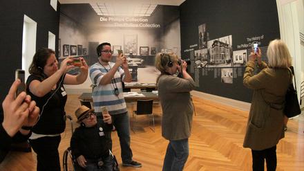 Wer ist im Bild? Instawalk im Museum Barbeini durch die Ausstellung "Von Hopper bis Rothko".
