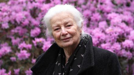 Helga Schütz erzählt feingesponnene Geschichten aus dem Reich der Botanik. 