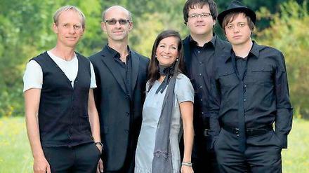 Mal etwas leiser. Norbert Leisegang (links) mit dem Keimzeit Akustik Quintett.