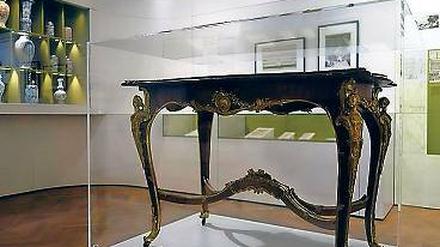 Neues Altes. Zu den neuen Exponaten gehört auch ein Tisch im Stil des friderizianischen Rokoko mit Intarsien aus Perlmutt, der nach der Restaurierung erstmals gezeigt wird.