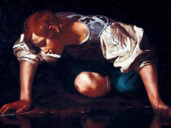 Caravaggio „Narziss“ zeigt, wie die Selbstliebe zum Verhängnis wird. Der Maler brach in seiner effektvollen realistischen Malweise mit der Tradition. 