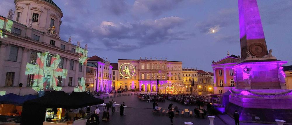 "Händels Zauberinseln" hieß das Konzert, mit dem die Musikfestspiele Potsdam am Samstag die Innenstadt zum Schillern brachten. 