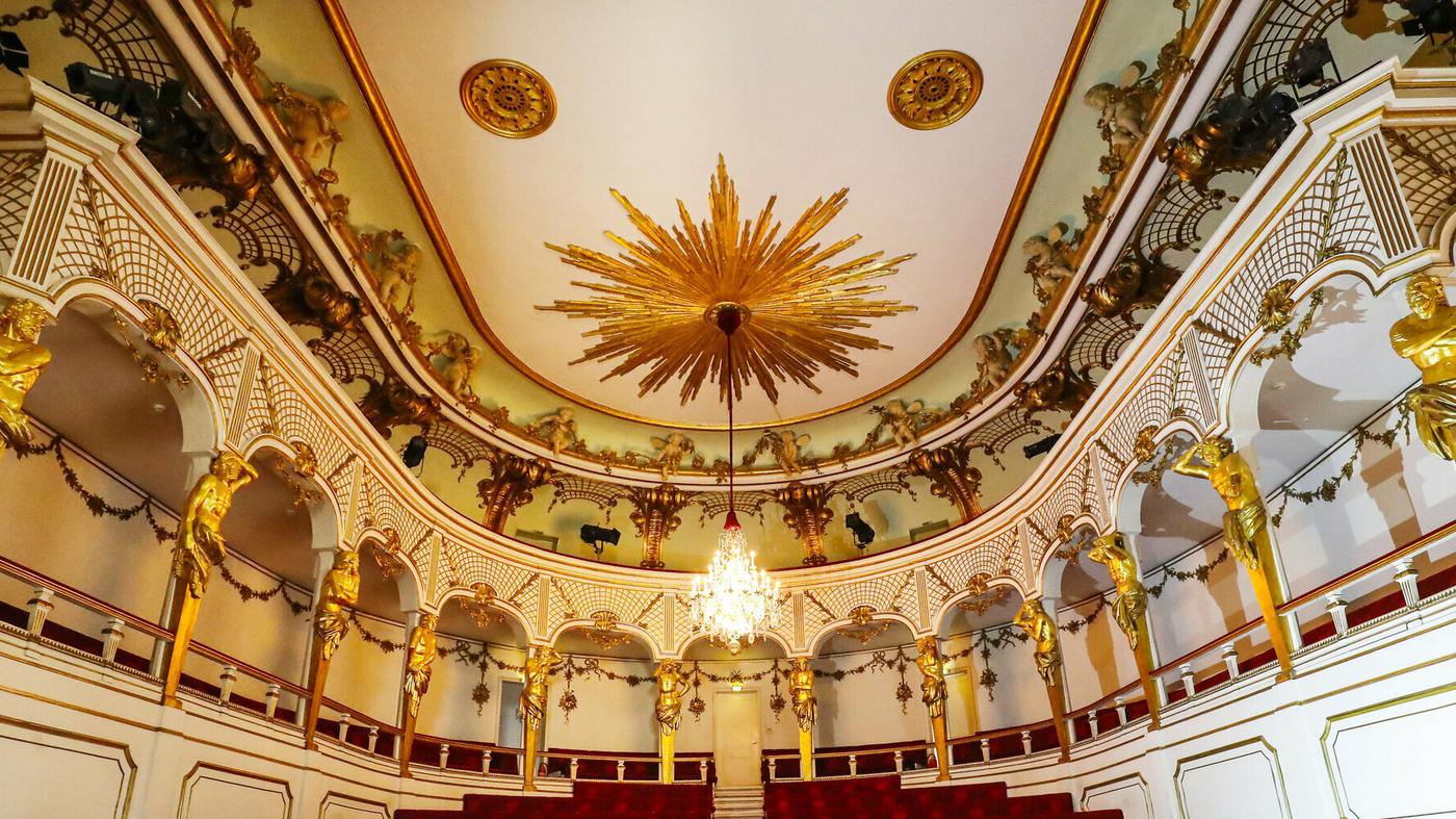 Schlosstheater im Neuen Palais Seufzer aus Rot und Gold