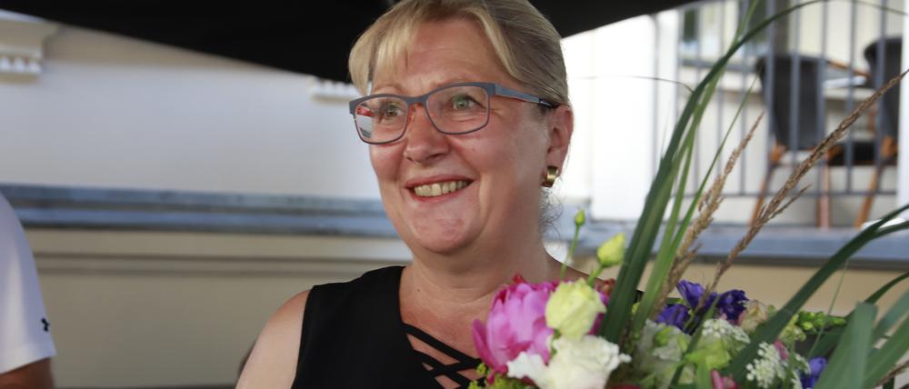 Alte und neue Bürgermeisterin von Werder Manuela Saß.