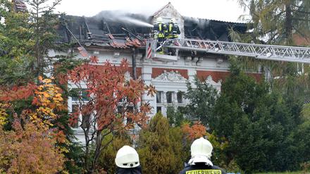 Am frühen Donnerstagmorgen hat dieses Haus in Beelitz gebrannt.