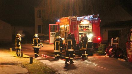 Bei einem Küchenbrand im Werderaner Ortsteil Bliesendorf ist in der Nacht zum Dienstag eine 60-jährige Frau tödlich verunglückt.