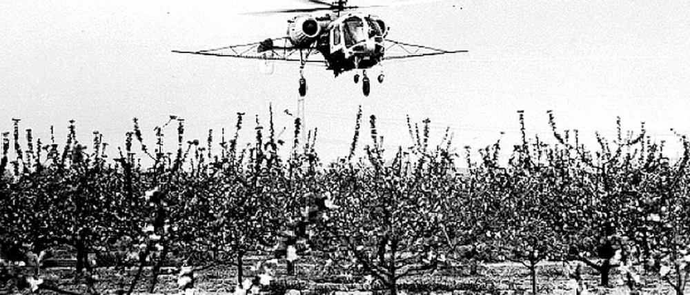 Pflanzenschutz im Sozialismus: Ab 1975 wurden Hubschrauber eingesetzt.