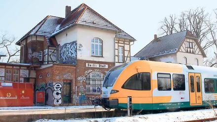Beelitz zieht die Bahnhofskarte: Die Stadt will das leerstehende Gebäude kaufen und wiederbeleben.