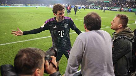Immerhin Thomas Müller stellte sich nach der Niederlage den Fans.