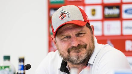 Der 1. FC Köln hat den Vertrag mit Trainer Steffen Baumgart vorzeitig um ein Jahr verlängert (Archivbild).