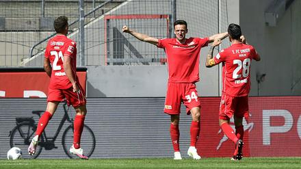 Kann sich gut vorstellen, nächste Saison für Union zu spielen: Christian Gentner feiert das zweite Tor im Spiel gegen Köln. 
