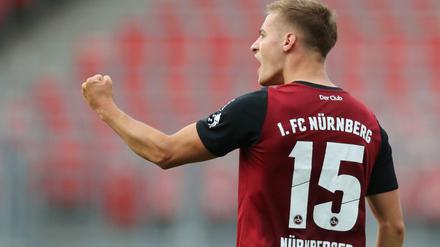 Zwei Tore für den Klassenerhalt. Der Nürnberger Fabian Nürnberger jubelt über seinen Treffer zum 2:0 im Hinspiel gegen Ingolstadt. 