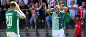 Nicht zu fassen. Niclas Füllkrug (r.) ist mit Werder Bremen im Pokal schon draußen.