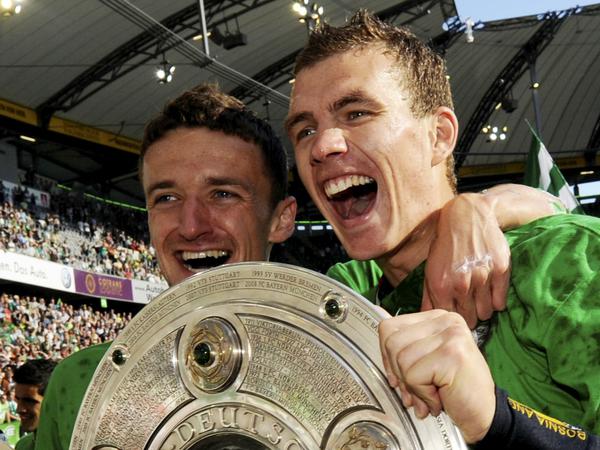 Sensationsmeister. Zusammen mit Edin Dzeko (rechts) holte Gentner 2009 den Titel nach Wolfsburg. 