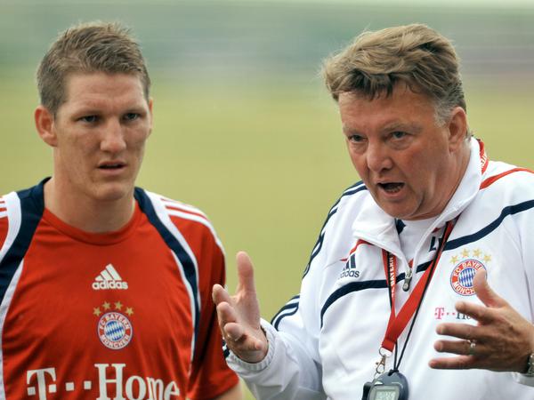 Lang ist's her. Louis van Gaal versetzte Bastian Schweinsteiger in seiner Zeit beim FC Bayern ins zentrale Mittelfeld.