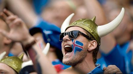 Islands Fans genossen die EM 2016 - den Anhängern anderer kleiner Fußballländer wird es bei einer 48er-WM ähnlich gehen.