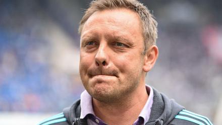 Schalkes Trainer Andre Breitenreiter kämpfte nach seinem Abschied mit den Tränen.